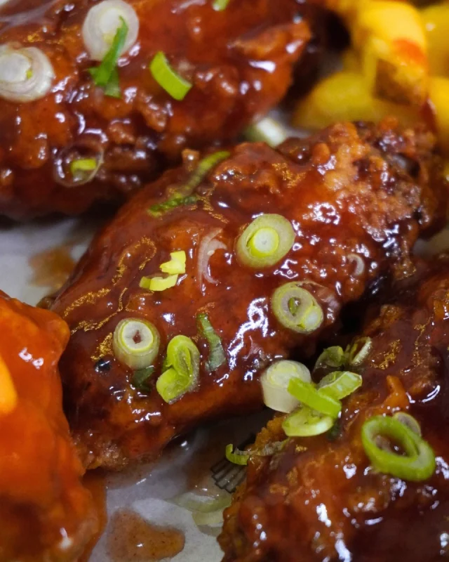 Sticky wings packed with flavour 😋

Get the full feast with our Loaded Munch Box, a burger, loaded fries, and a drink🥤

Available in-store:
📞 Call and collect 01924 907350
🚚 Or for delivery via @ubereats_uk @deliveroo @justeatuk

#munchbox #foodoffer #takeawaydeal #batley #bankholiday #brgrbro #burger