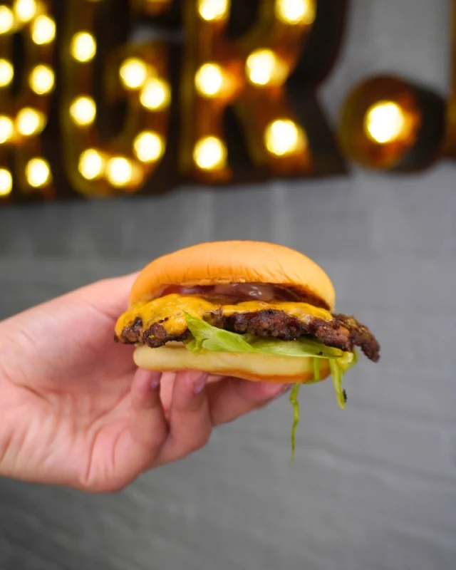 Happy World Burger Day 🍔

Celebrate with us and explore a menu full of endless, mouth watering burger choices!

Available in-store:
📞 Call and collect 01924 907350
🚚 Or for delivery via @ubereats_uk @deliveroo @justeatuk

#burgers #worldburgerday #takeaway #batley #food #brgrbro #burgerday
